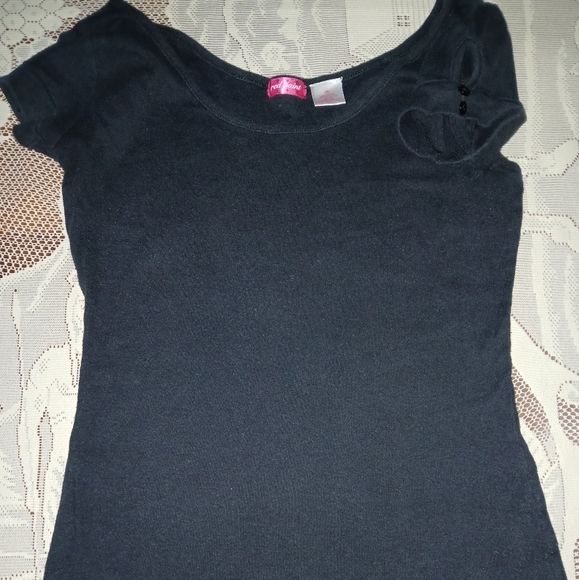 #065 Red Paint Black Plain Oval-Neck Shirt Size Medium - Picture 7 of 11